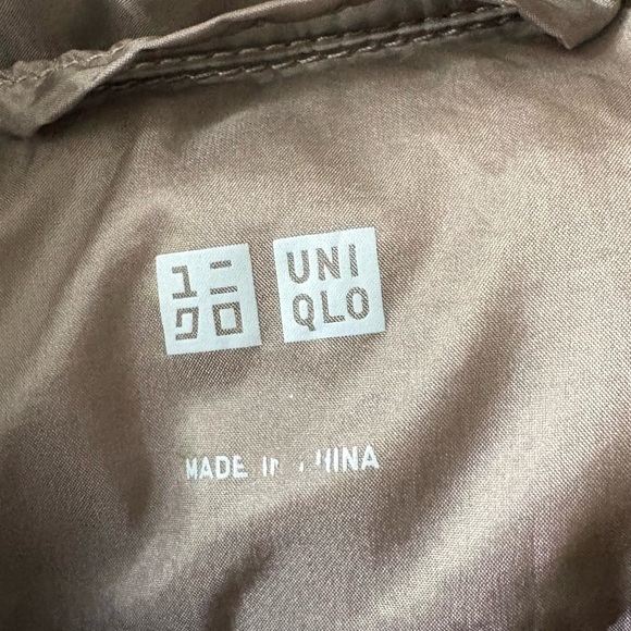 UNIQLO Ultra Light Down Vest Brown Quilted Size Puffer Packable - Picture 3 of 4